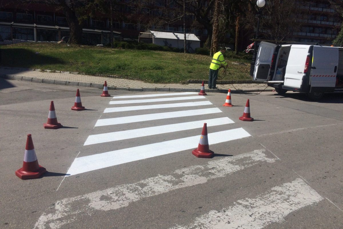 маркиране на пешеходни пътеки